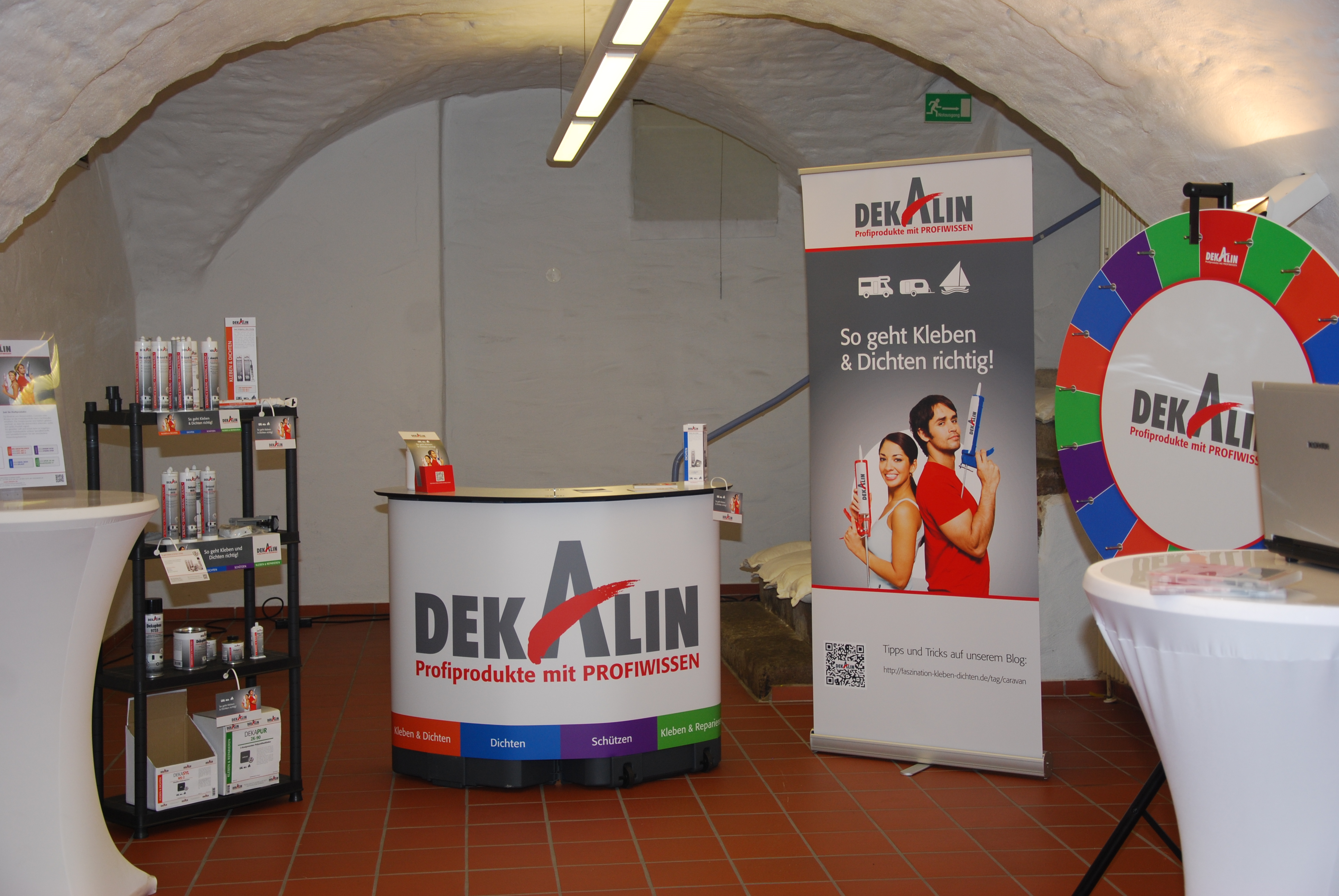 DEKA Kleben & Dichten startet Roadshow mit DEKALIN Produkten durch ganz  Deutschland - Faszination Kleben & Dichten